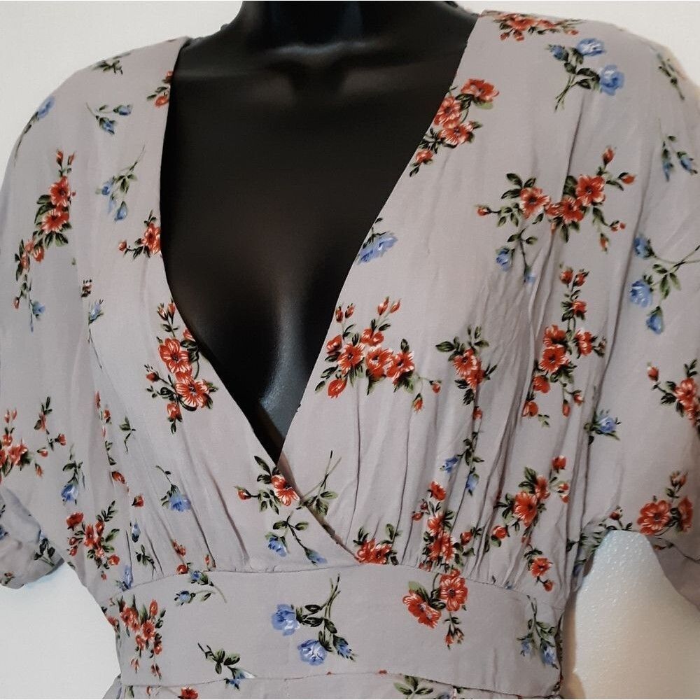 Baevely gray/purple floral romper - Picture 7 of 8